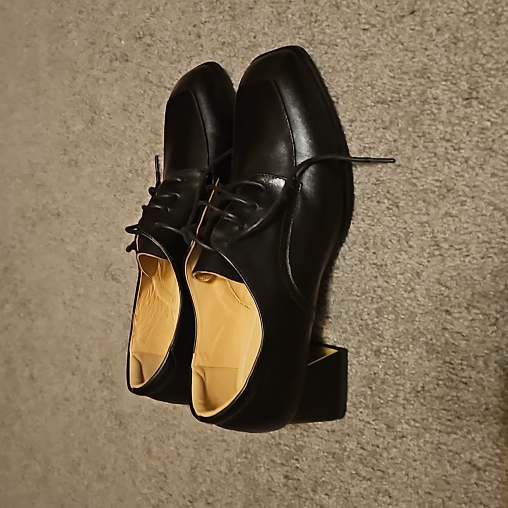 Dress shoes